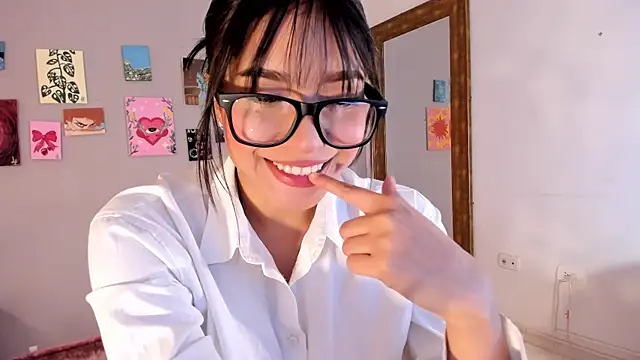 Maia W10 online show from July 27, 12:23 pm