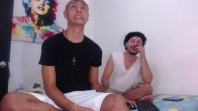 Snapshot of enjoy_vibes chatting on November 27, 1:18 am enjoy vibes online show from November 27, 1:18 am