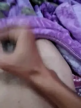 Snapshot of karan_143 chatting on December 2, 2:23 pm karan 143 online show from December 2, 2:23 pm