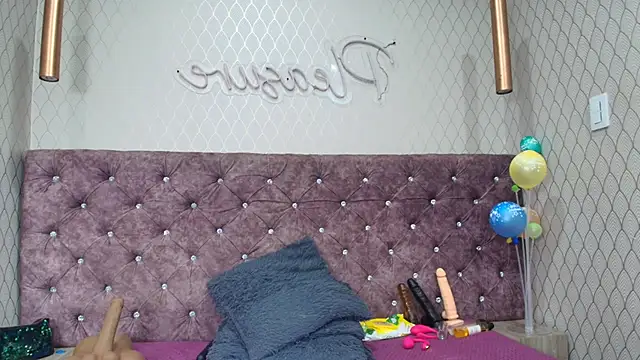 VALENTINA3x online show from July 7, 7:56 am