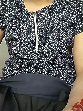 Snapshot of Nadia-2 chatting on December 3, 1:43 pm Nadia-2 online show from December 3, 1:43 pm