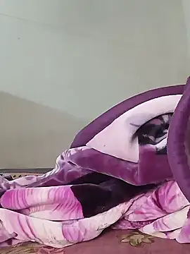 Snapshot of Nadia-2 chatting on January 2, 8:24 pm Nadia-2 online show from January 2, 8:24 pm