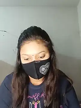 Snapshot of Nadia-2 chatting on January 5, 5:51 pm Nadia-2 online show from January 5, 5:51 pm