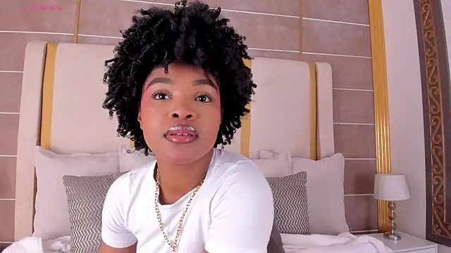 Snapshot of AriaFoster chatting on November 7, 11:49 pm AriaFoster online show from November 7, 11:49 pm