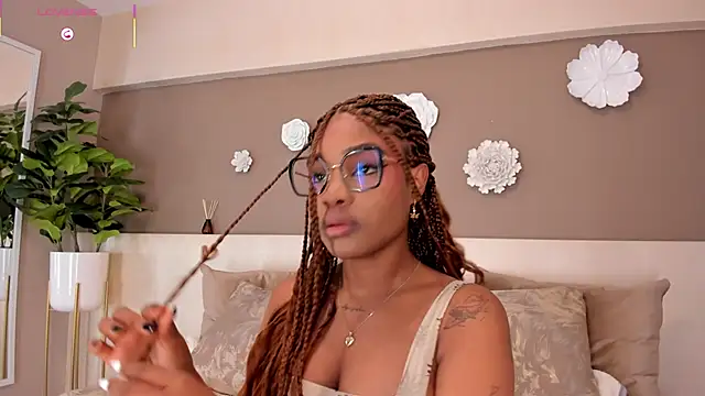 Snapshot of AriaFoster chatting on November 13, 4:00 am AriaFoster online show from November 13, 4:00 am