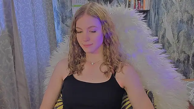 Snapshot of JuxxxsyBunx chatting on October 13, 5:18 am JuxxxsyBunx online show from October 13, 5:18 am