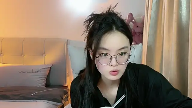 Snapshot of Fairy-HF chatting on January 5, 12:21 pm Fairy-HF online show from January 5, 12:21 pm