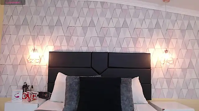 JustinePerry online show from February 4, 4:15 am