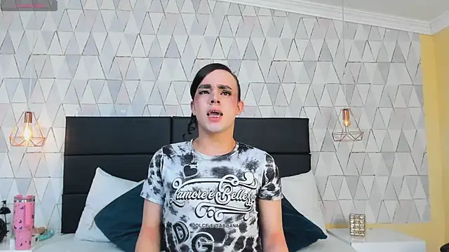 JustinePerry online show from December 19, 4:08 am