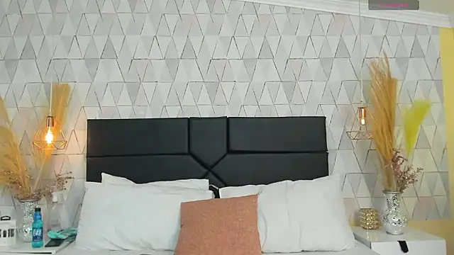 JustinePerry online show from January 19, 3:32 am