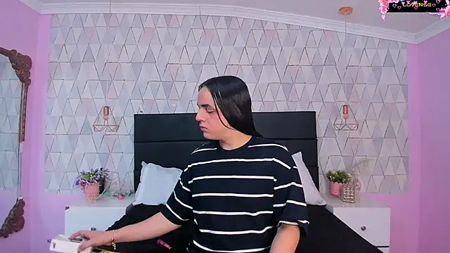JustinePerry online show from June 8, 4:46 am