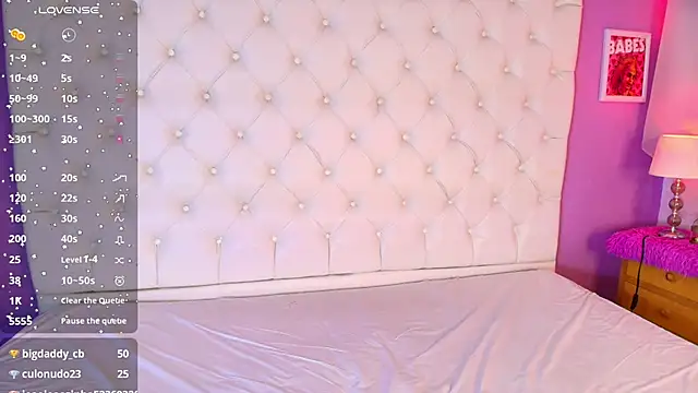 Snapshot of Trixiroy chatting on February 16, 2:20 am Trixiroy online show from February 16, 2:20 am