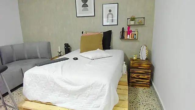 Snapshot of afrodita_martinez chatting on February 8, 6:43 am afrodita martinez online show from February 8, 6:43 am