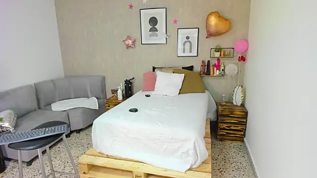 Snapshot of afrodita_martinez chatting on February 20, 8:58 pm afrodita martinez online show from February 20, 8:58 pm