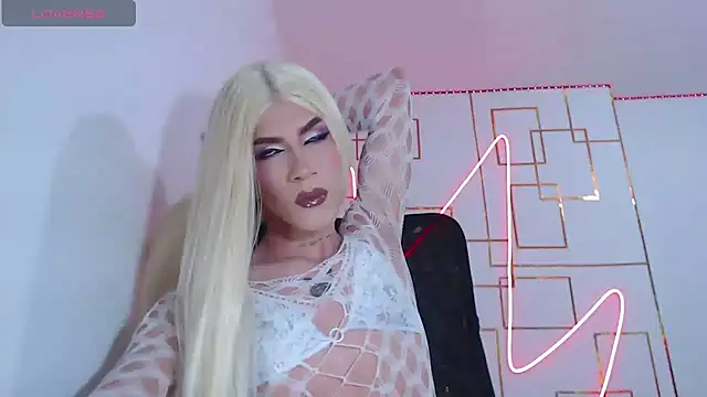 Snapshot of khalany_hadid chatting on December 18, 5:37 am khalany hadid online show from December 18, 5:37 am