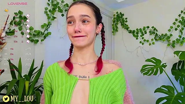 Snapshot of MyLou_ chatting on December 1, 4:29 pm MyLou online show from December 1, 4:29 pm