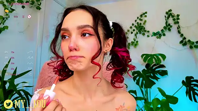 Snapshot of MyLou_ chatting on December 10, 7:43 pm MyLou online show from December 10, 7:43 pm