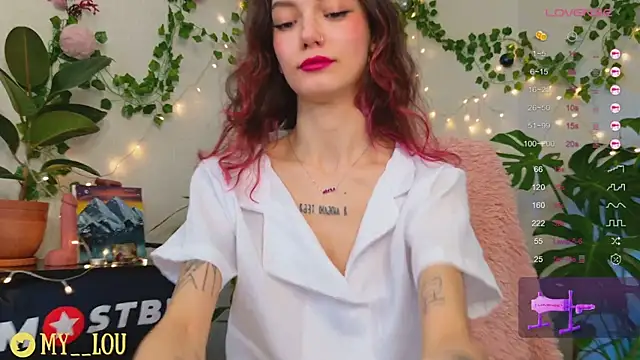 Snapshot of MyLou_ chatting on December 28, 7:22 pm MyLou online show from December 28, 7:22 pm