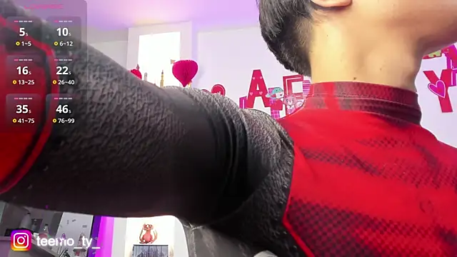 Snapshot of teemotwink chatting on February 14, 9:32 pm teemotwink online show from February 14, 9:32 pm