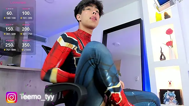 teemotwink online show from November 18, 10:03 pm