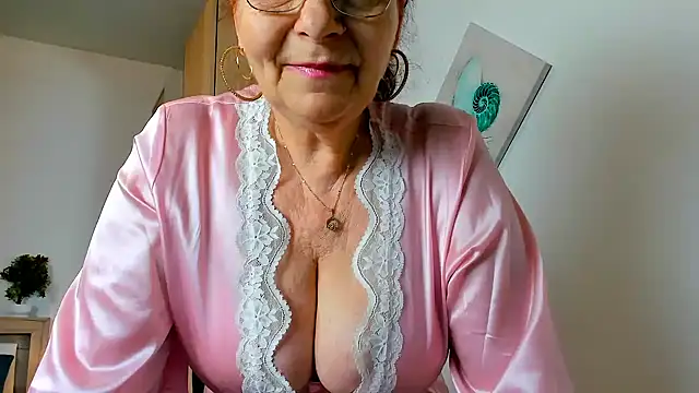 sweetangell69  online show from April 28, 2:27 am