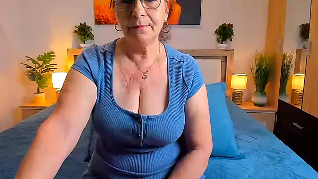 Snapshot of sweetangell69_ chatting on May 11, 2:06 am sweetangell69 online show from May 11, 2:06 am