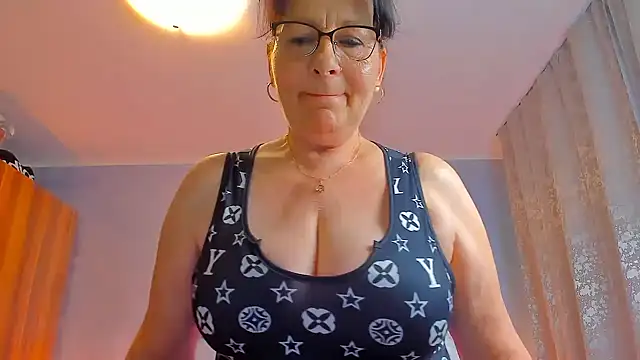 sweetangell69  online show from June 18, 3:07 am
