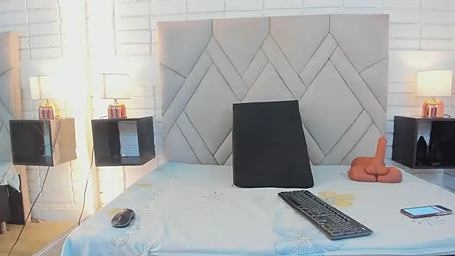 Kasandra Gomez online show from March 21, 12:17 pm