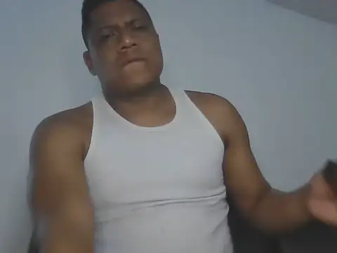 Snapshot of latinblack01 chatting on July 22, 1:36 pm latinblack01 online show from July 22, 1:36 pm