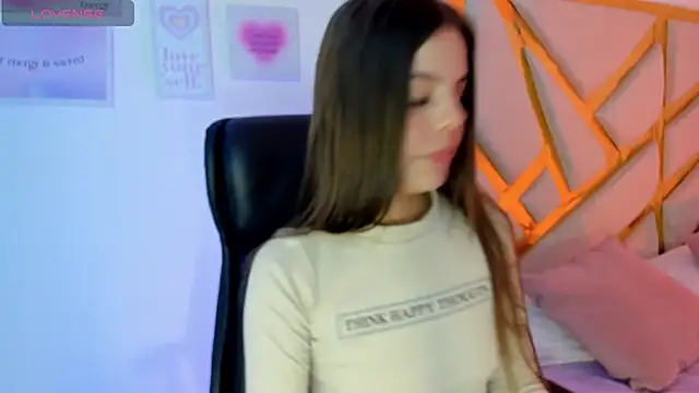 LanaJones  online show from December 17, 12:33 pm