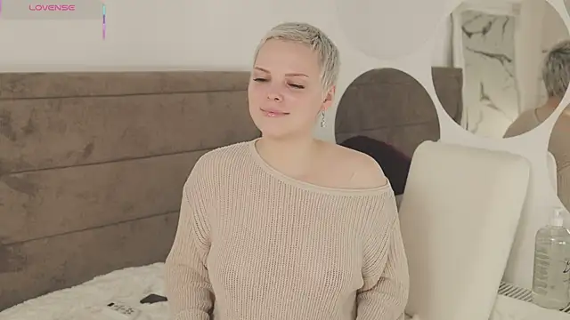 LikaBerry1 online show from September 30, 12:43 pm