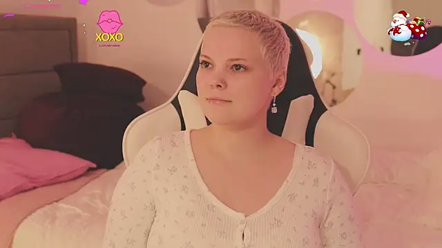 Snapshot of LikaBerry1 chatting on January 15, 5:05 pm LikaBerry1 online show from January 15, 5:05 pm