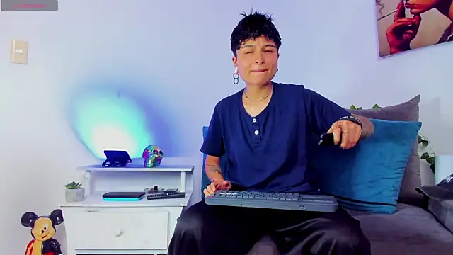 Snapshot of ZuryRamirez_ chatting on February 6, 7:29 pm ZuryRamirez  online show from February 6, 7:29 pm