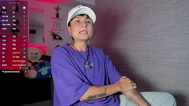 Snapshot of ZuryRamirez_ chatting on September 29, 8:24 pm ZuryRamirez  online show from September 29, 8:24 pm