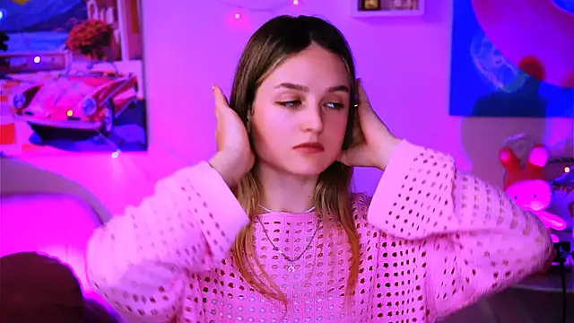 Snapshot of DeboraLarson chatting on January 29, 10:58 am DeboraLarson online show from January 29, 10:58 am