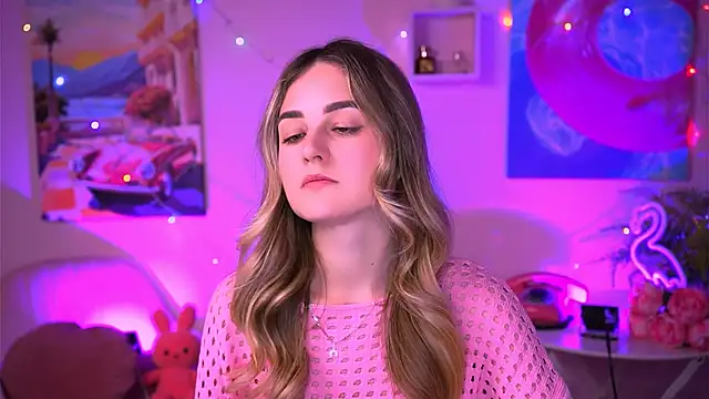 Snapshot of DeboraLarson chatting on February 17, 7:31 pm DeboraLarson online show from February 17, 7:31 pm