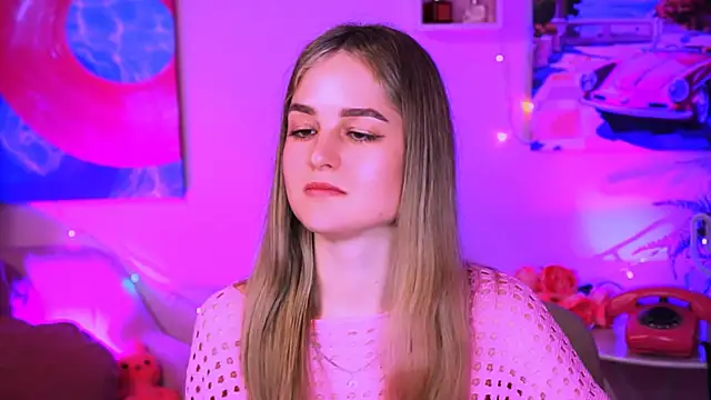 Snapshot of DeboraLarson chatting on March 7, 10:02 am DeboraLarson online show from March 7, 10:02 am