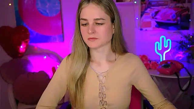 Snapshot of DeboraLarson chatting on March 11, 4:10 am DeboraLarson online show from March 11, 4:10 am