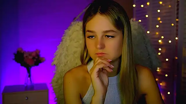 Snapshot of DeboraLarson chatting on November 30, 3:32 am DeboraLarson online show from November 30, 3:32 am