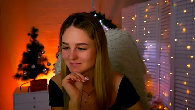 Snapshot of DeboraLarson chatting on January 12, 3:45 am DeboraLarson online show from January 12, 3:45 am