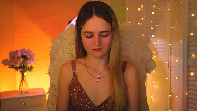 Snapshot of DeboraLarson chatting on February 2, 3:49 am DeboraLarson online show from February 2, 3:49 am