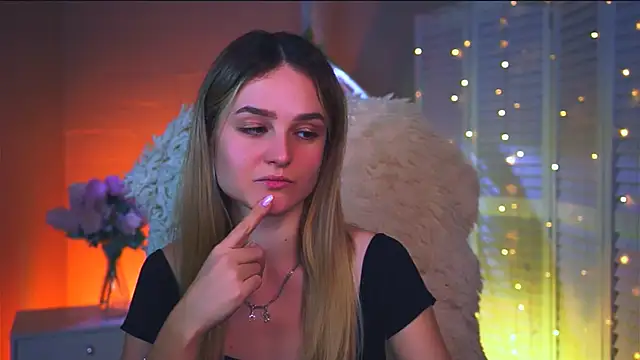 Snapshot of DeboraLarson chatting on February 18, 3:13 am DeboraLarson online show from February 18, 3:13 am