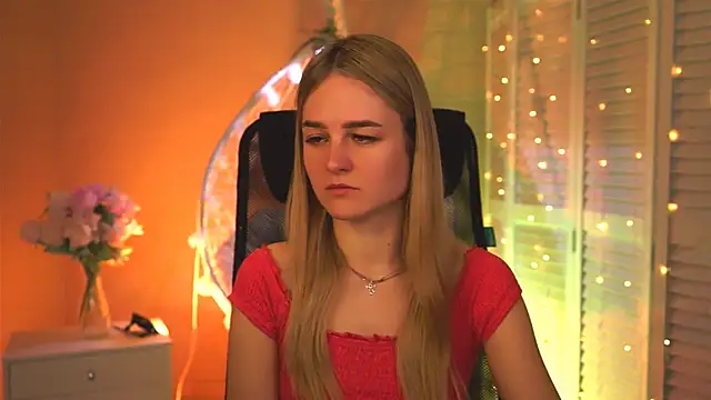 Snapshot of DeboraLarson chatting on March 10, 4:06 am DeboraLarson online show from March 10, 4:06 am