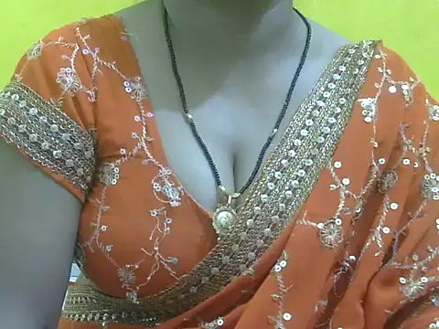 HOT-SEEMAA online show from June 6, 7:40 pm