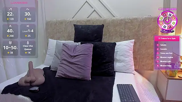 ashley  foxx  online show from December 16, 1:49 pm