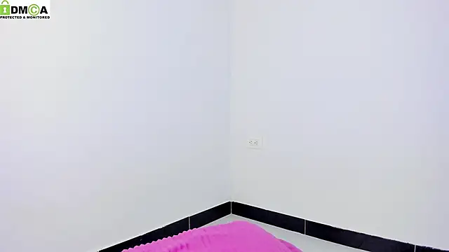 Snapshot of baby_alee chatting on November 4, 4:55 am baby alee online show from November 4, 4:55 am