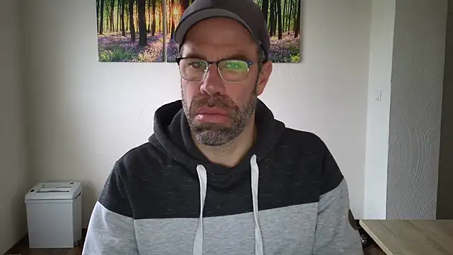 Snapshot of Harry_Boldt chatting on October 20, 3:12 pm Harry Boldt online show from October 20, 3:12 pm