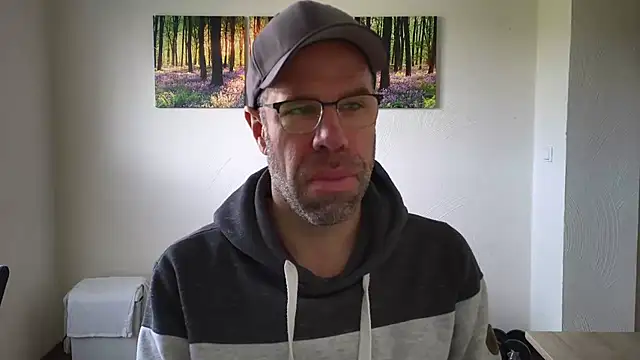 Snapshot of Harry_Boldt chatting on October 30, 8:49 am Harry Boldt online show from October 30, 8:49 am