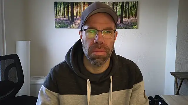 Snapshot of Harry_Boldt chatting on November 19, 7:41 am Harry Boldt online show from November 19, 7:41 am