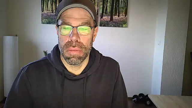 Snapshot of Harry_Boldt chatting on December 15, 7:23 am Harry Boldt online show from December 15, 7:23 am